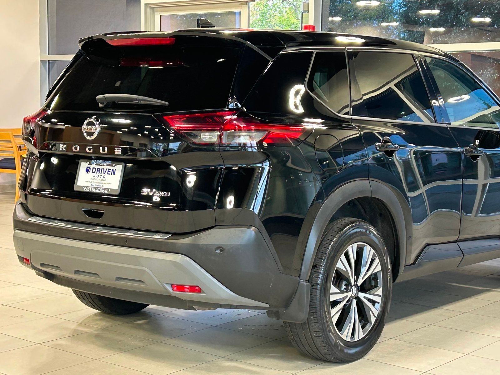 2021 Nissan Rogue SV photo 6