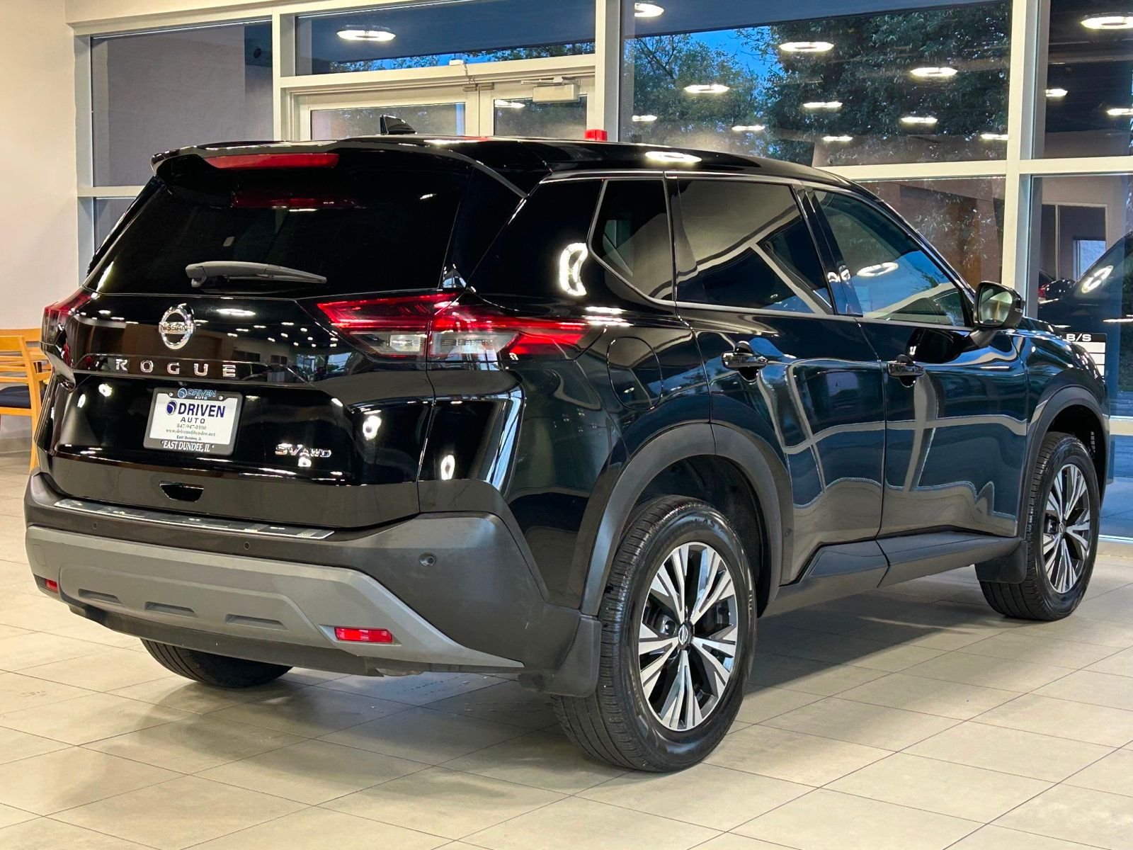 2021 Nissan Rogue SV photo 7