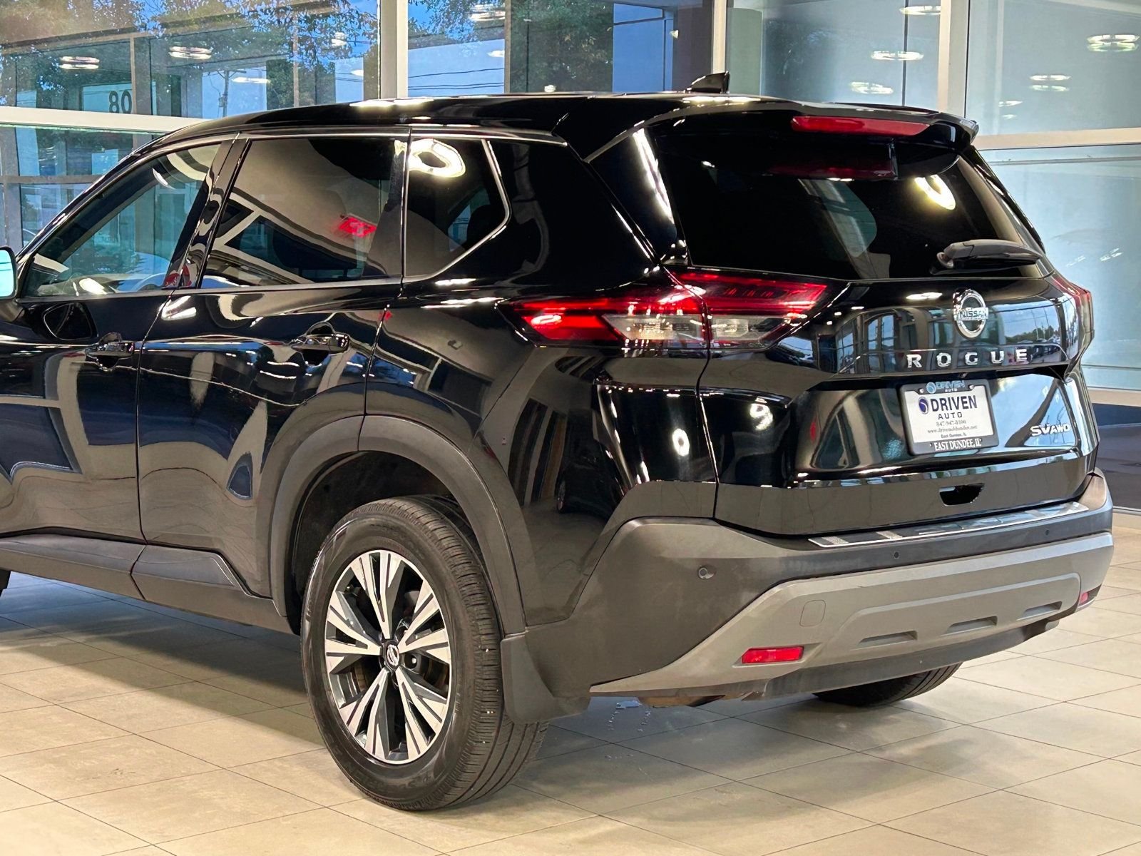 2021 Nissan Rogue SV photo 8