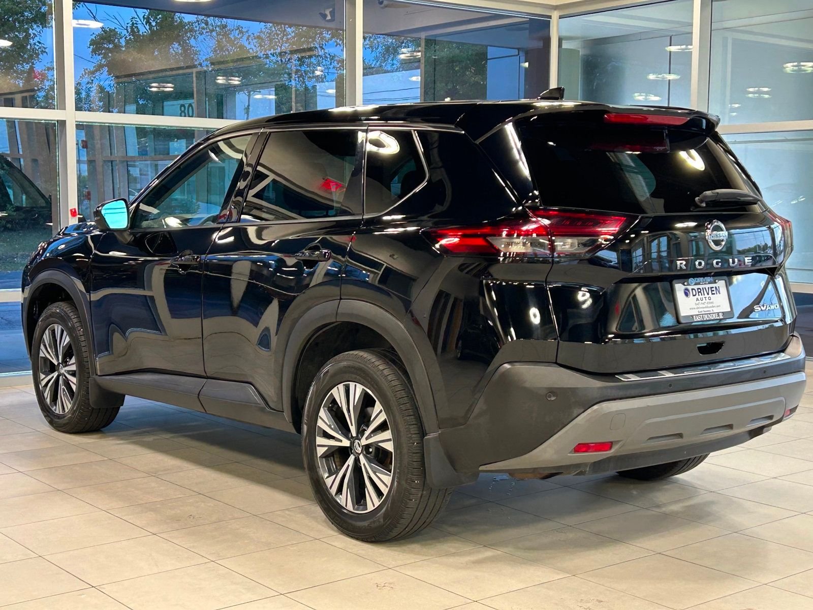 2021 Nissan Rogue SV photo 9