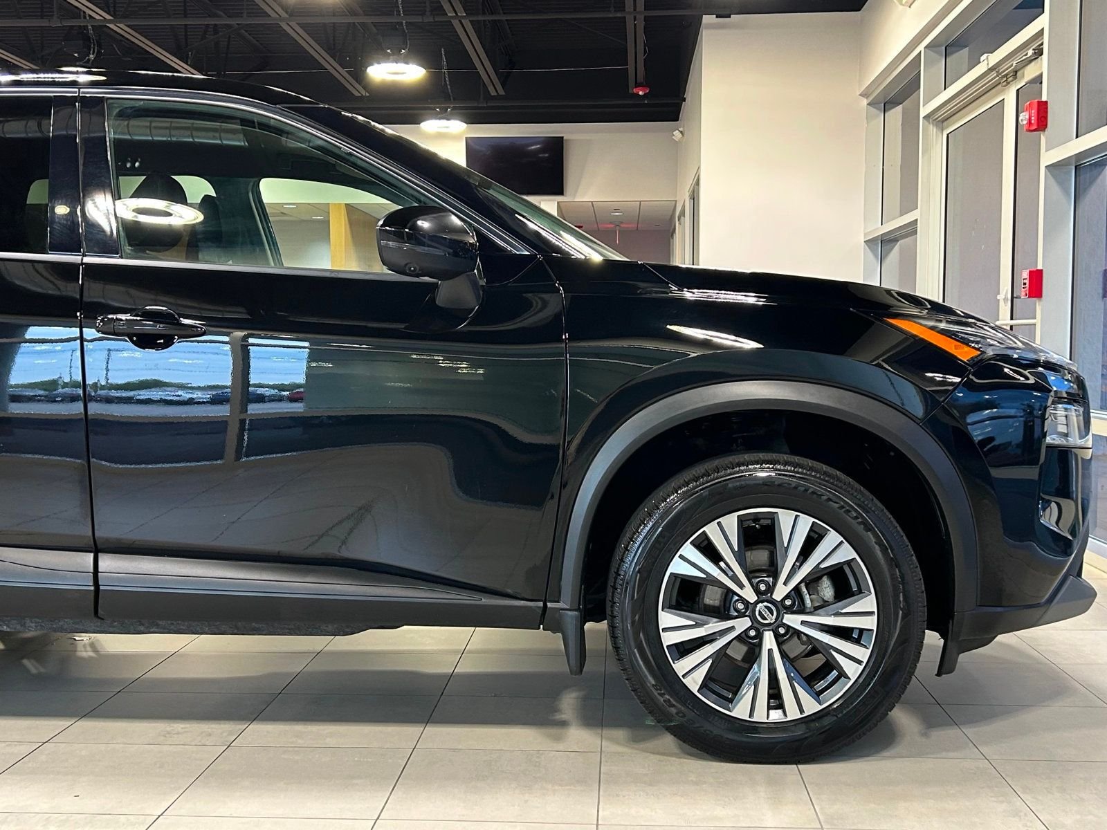 2021 Nissan Rogue SV photo 11