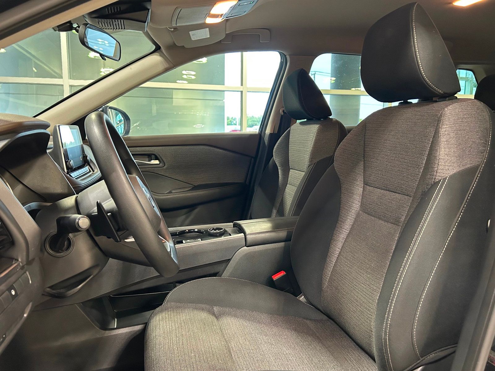2021 Nissan Rogue SV photo 16