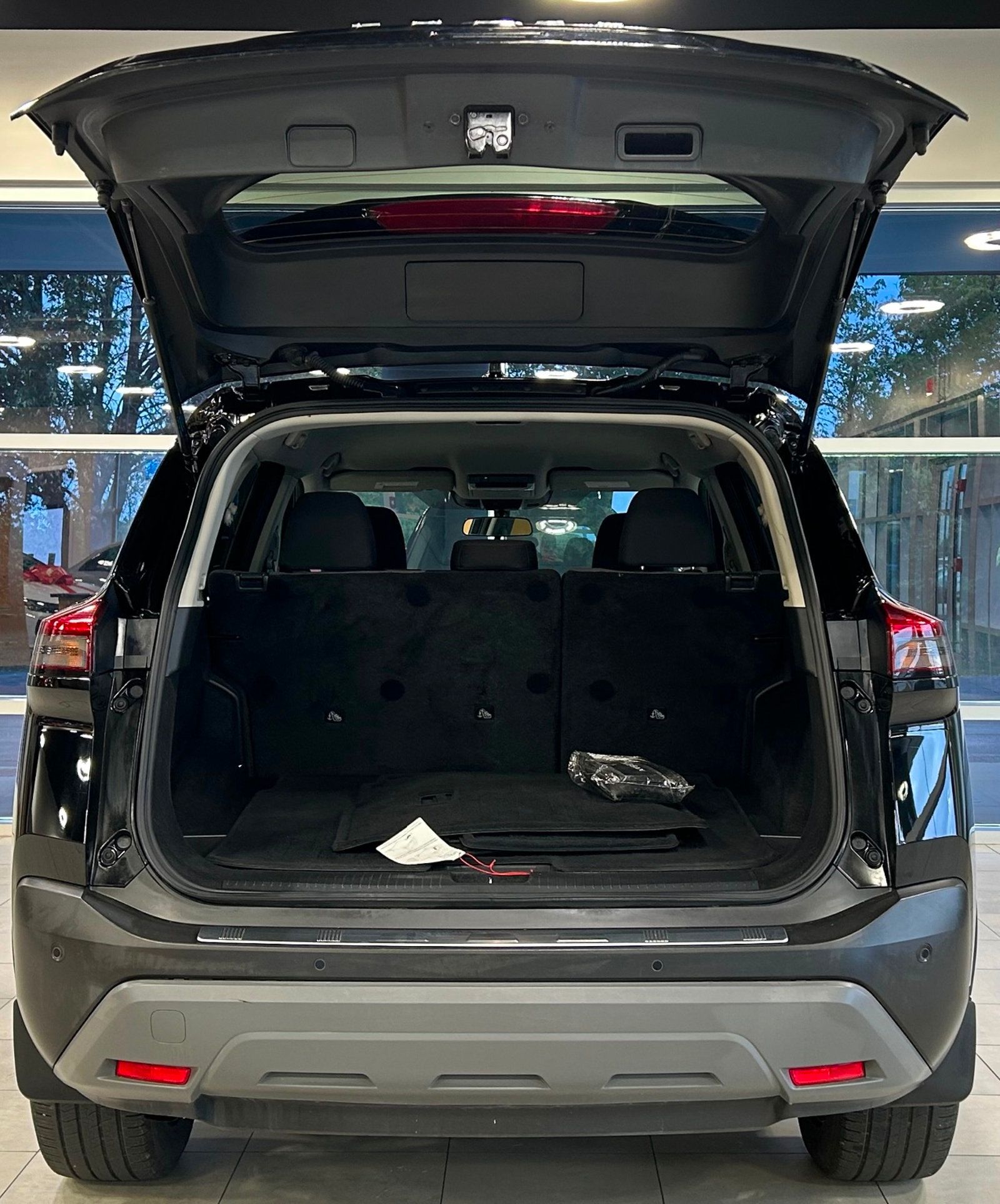 2021 Nissan Rogue SV photo 30