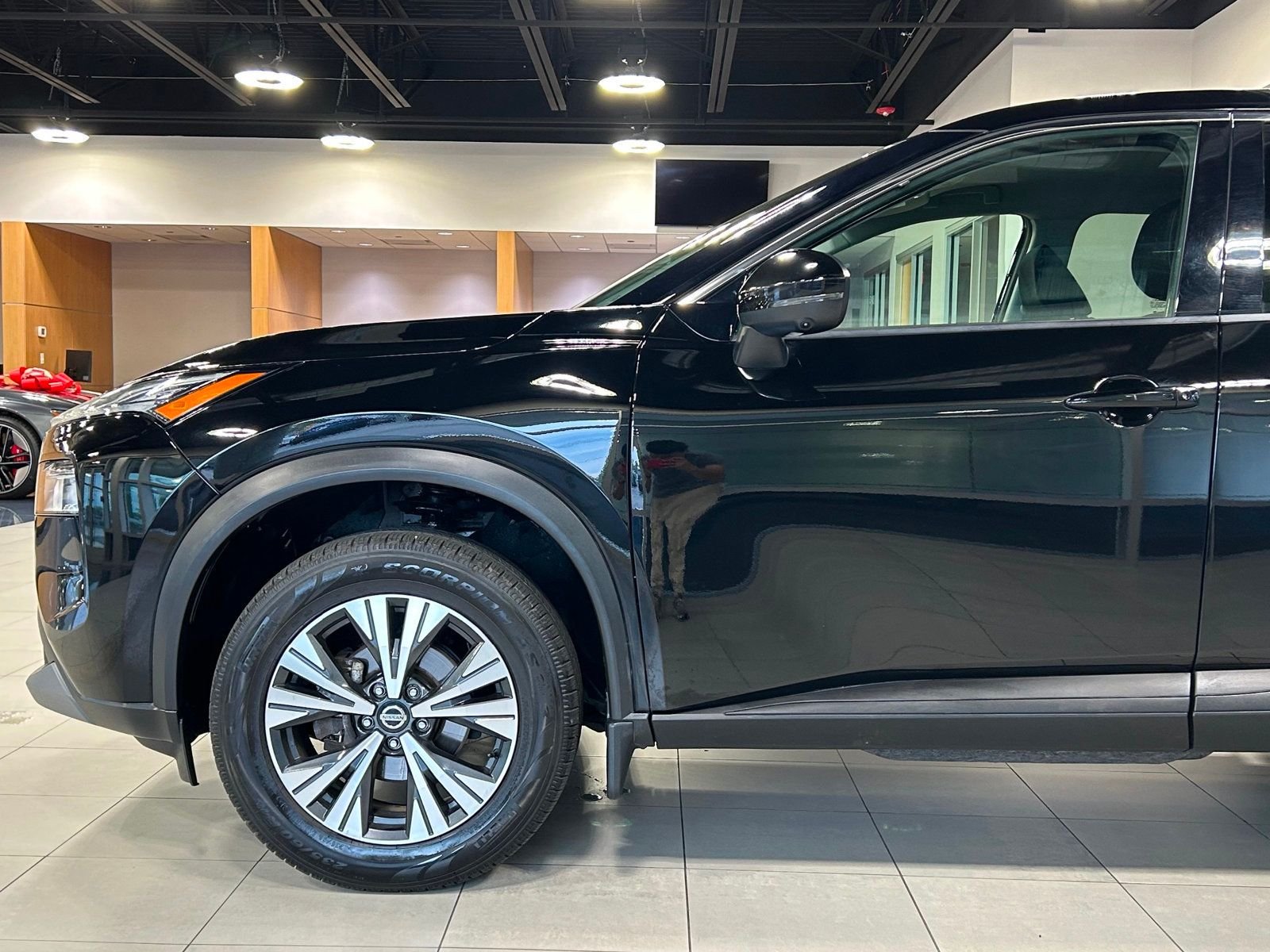 2021 Nissan Rogue SV photo 3