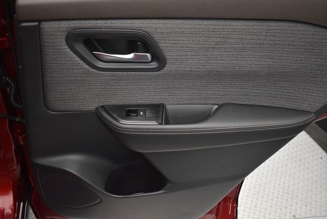 2021 Nissan Rogue AWD SV - 23019128 - 24