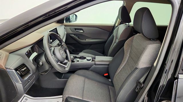 2021 Nissan Rogue AWD SV - 23036223 - 16