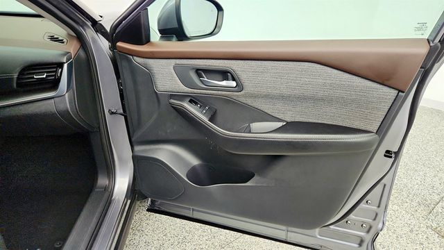 2021 Nissan Rogue AWD SV w/ ProPILOT Assist & Apple CarPlay Integration - 23000033 - 24