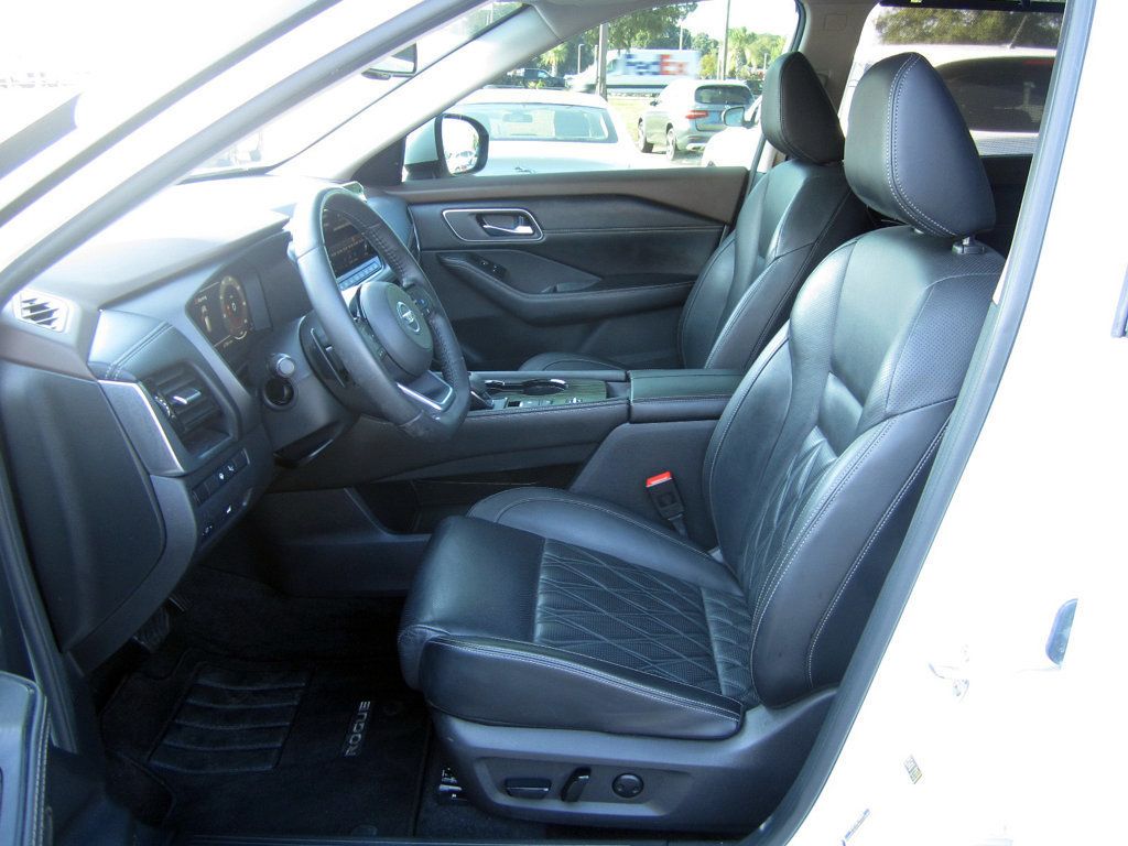 2021 Nissan Rogue Platinum photo 13