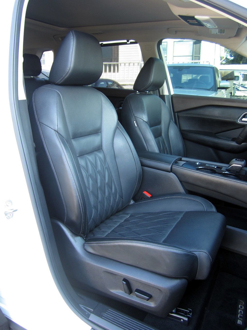 2021 Nissan Rogue Platinum photo 16