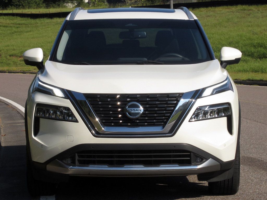 2021 Nissan Rogue Platinum photo 2