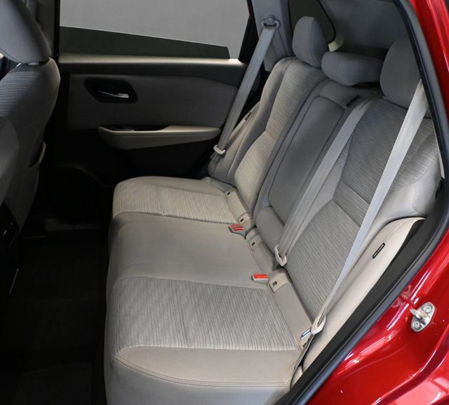 2021 Nissan Rogue FWD SV - 23071624 - 17