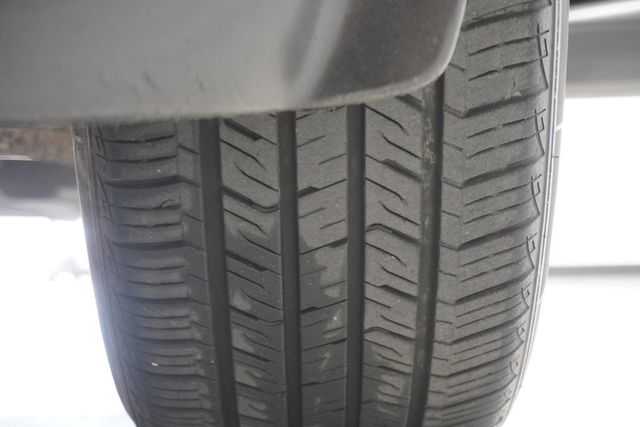 2021 Nissan Rogue FWD SV - 23023363 - 25