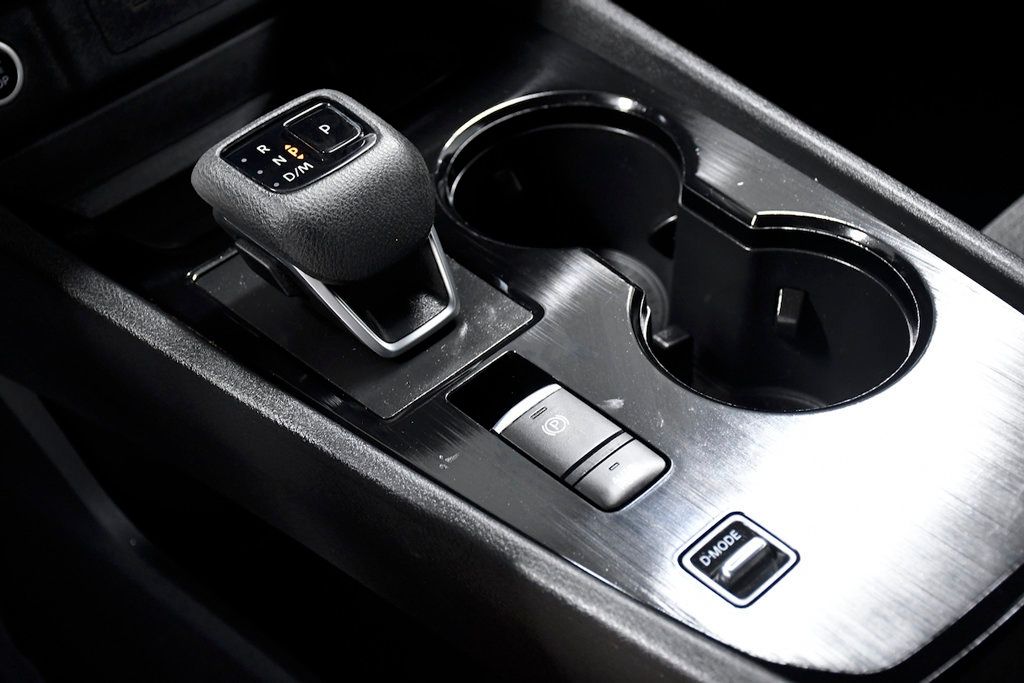 2021 Nissan Rogue FWD SV - 22880911 - 24