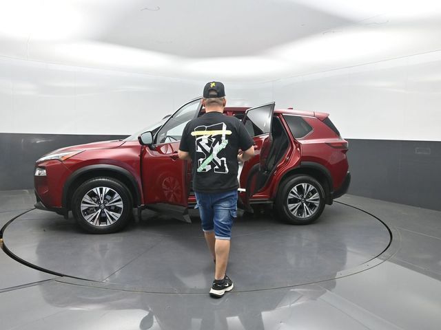 2021 Nissan Rogue FWD SV - 23017042 - 38