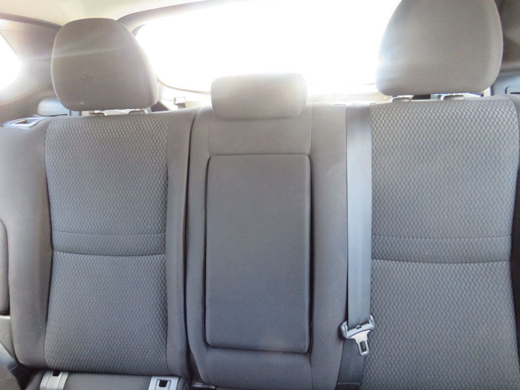 2021 Nissan Rogue Sport S photo 10