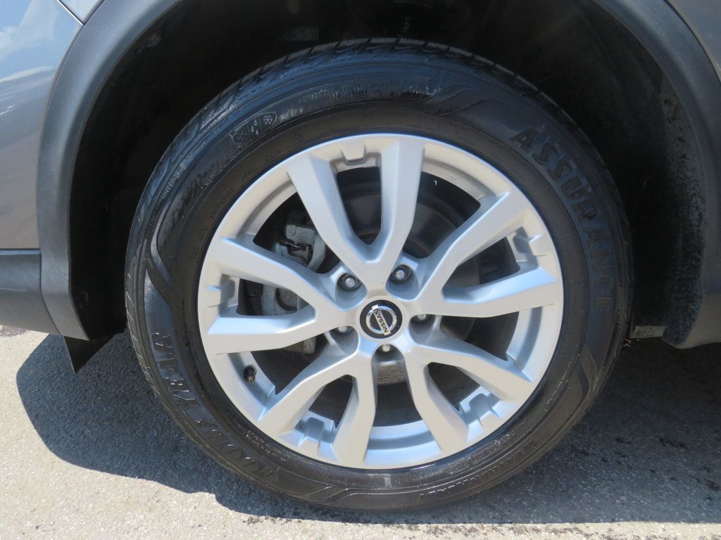 2021 Nissan Rogue Sport S photo 14