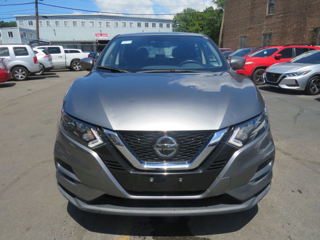 2021 Nissan Rogue Sport S photo 2