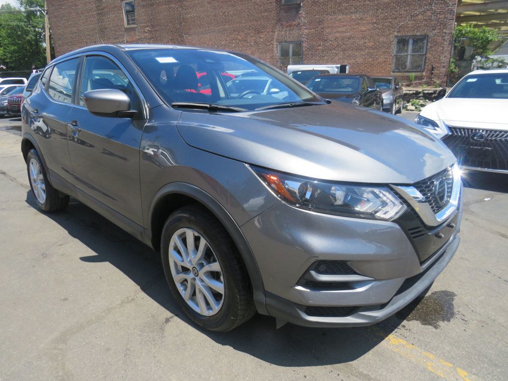 2021 Nissan Rogue Sport S photo 3