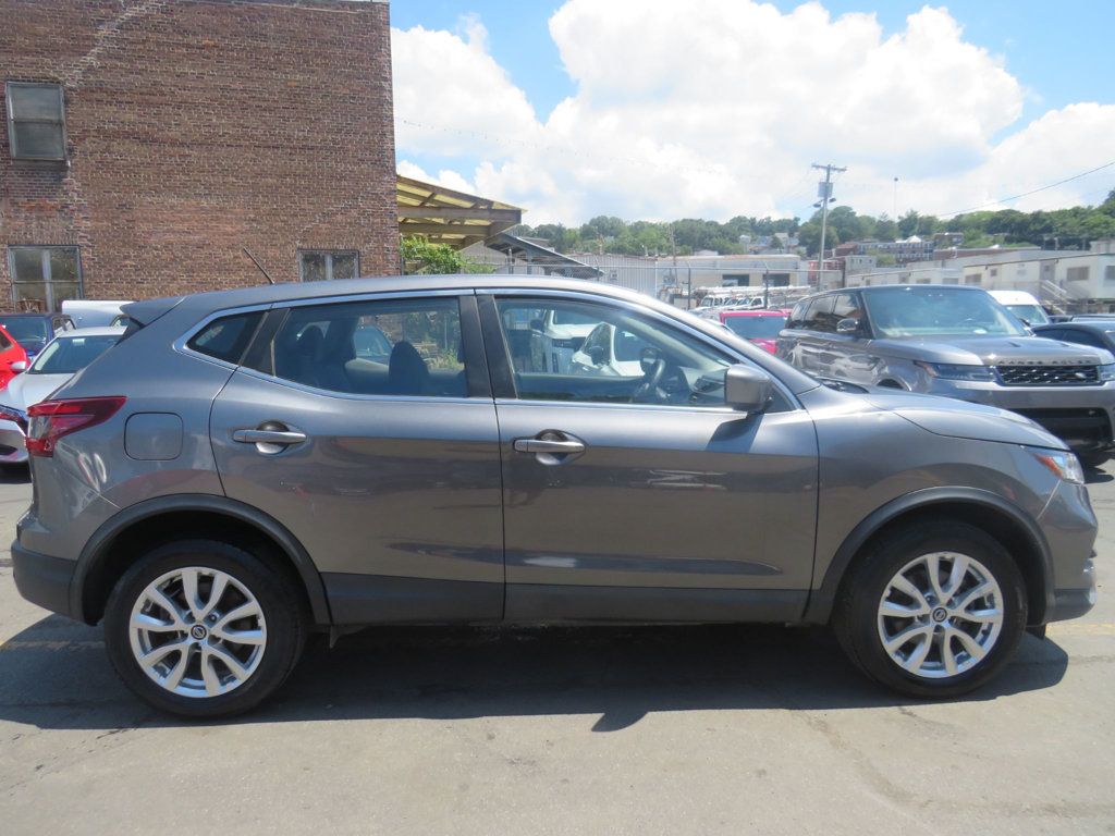 2021 Nissan Rogue Sport S photo 4