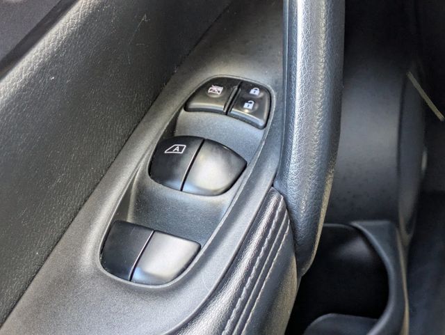 2021 Nissan Rogue Sport AWD S - 22974340 - 23