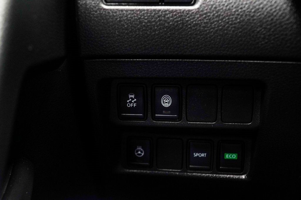 2021 Nissan Rogue Sport SV photo 22