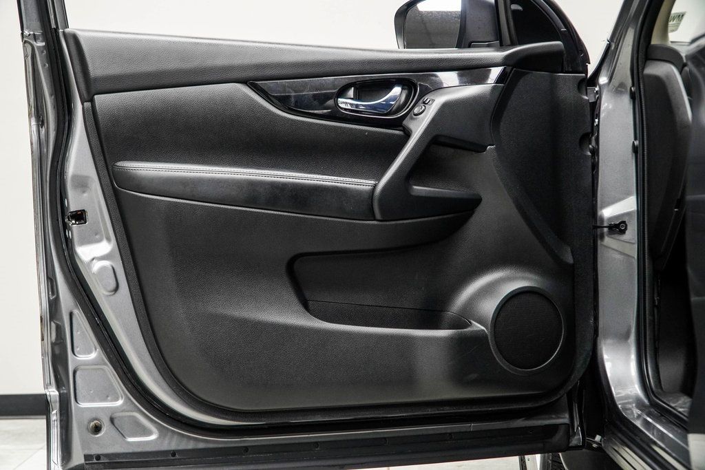 2021 Nissan Rogue Sport SV photo 24