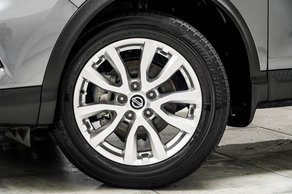 2021 Nissan Rogue Sport SV photo 2
