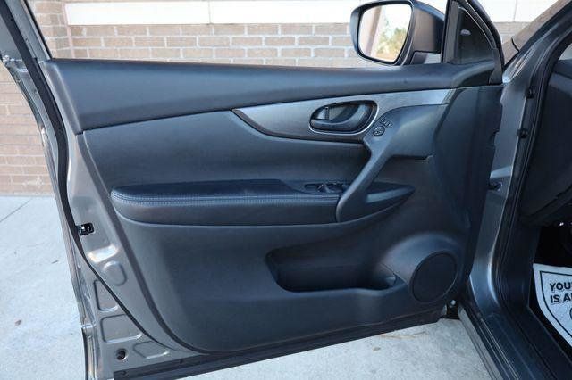 2021 Nissan Rogue Sport S - 23090704 - 14