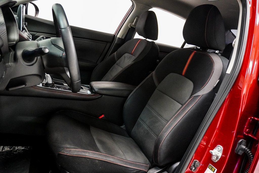 2021 Nissan Sentra SR photo 3