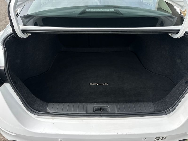 2021 Nissan Sentra SV CVT - 22990181 - 19