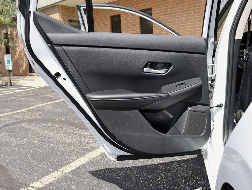 2021 Nissan Sentra SV CVT - 23072405 - 24