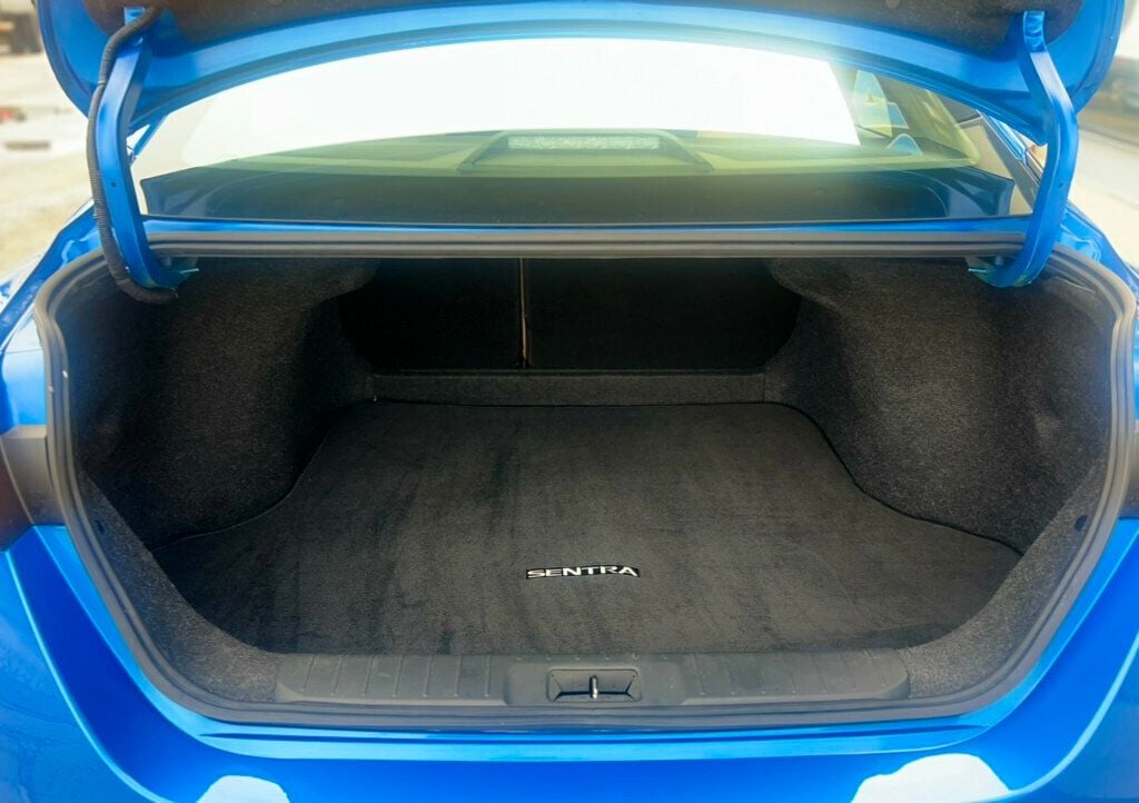 2021 Nissan Sentra SV CVT - 23011765 - 6