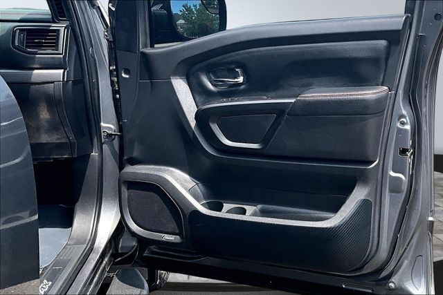 2021 Nissan Titan 4x4 Crew Cab PRO-4X - 23037933 - 14