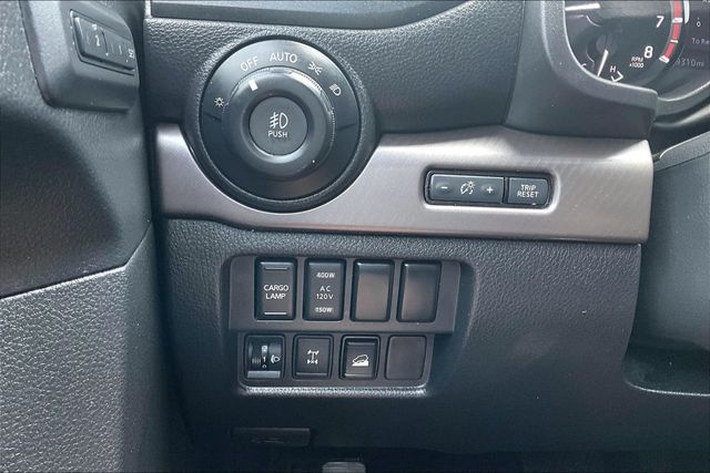 2021 Nissan Titan 4x4 Crew Cab PRO-4X - 23037933 - 26