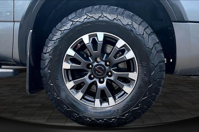 2021 Nissan Titan 4x4 Crew Cab PRO-4X - 23037933 - 33