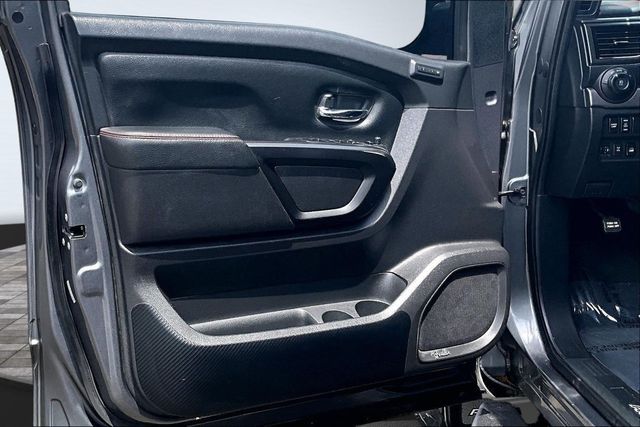 2021 Nissan Titan 4x4 Crew Cab PRO-4X - 23037933 - 8