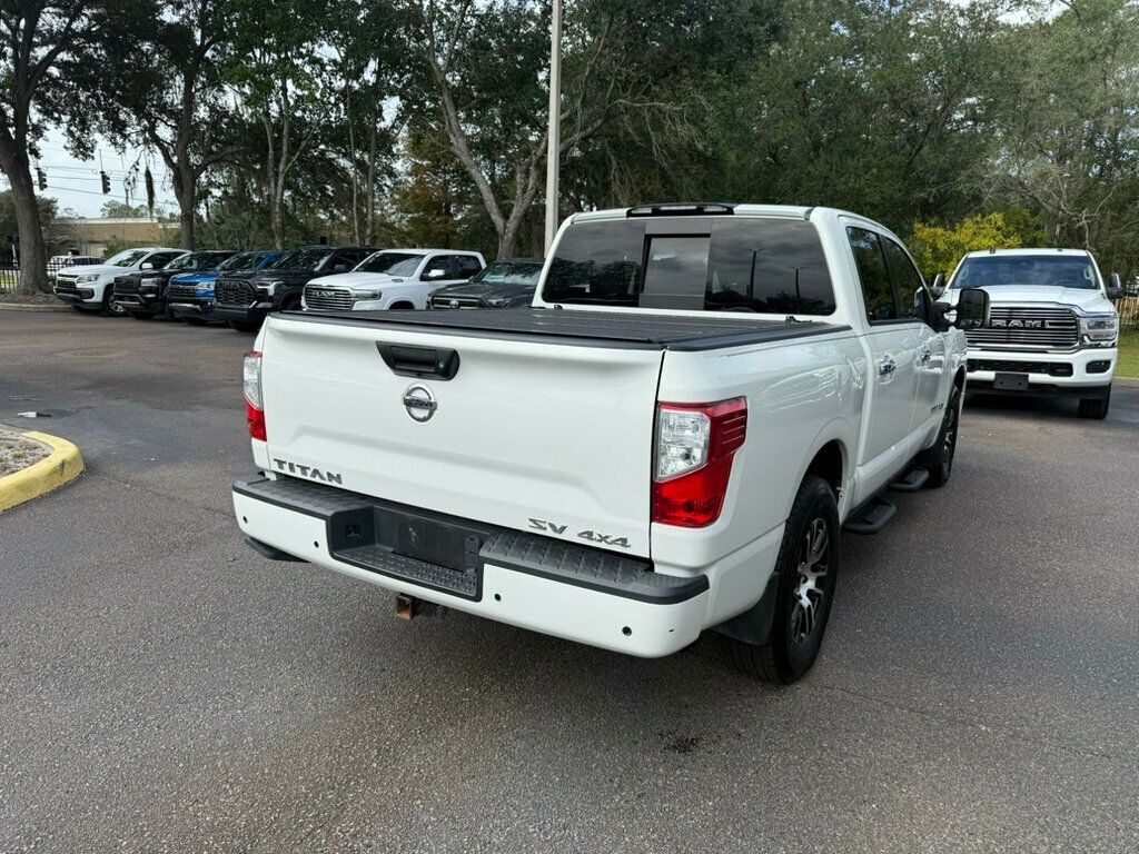 2021 Nissan Titan Crew Cab SV photo 10