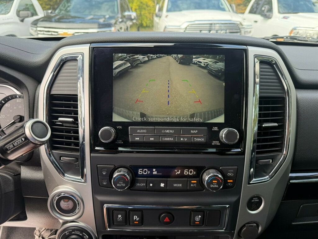 2021 Nissan Titan Crew Cab SV photo 6