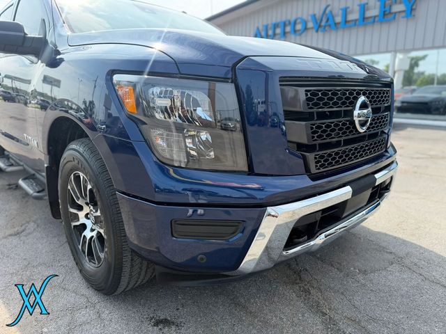2021 Nissan Titan Crew Cab SV Pickup 4D 5 1/2 ft - 23057662 - 9