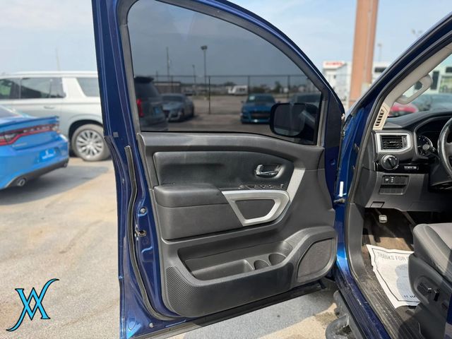 2021 Nissan Titan Crew Cab SV Pickup 4D 5 1/2 ft - 23057662 - 10