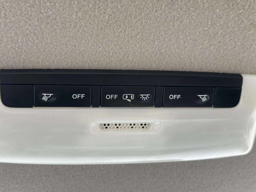 2021 Nissan Versa S CVT - 22993940 - 32