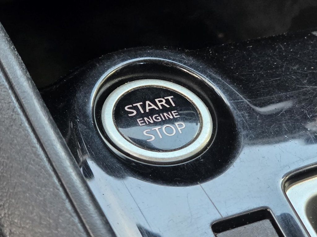 2021 Nissan Versa SV Sedan photo 14
