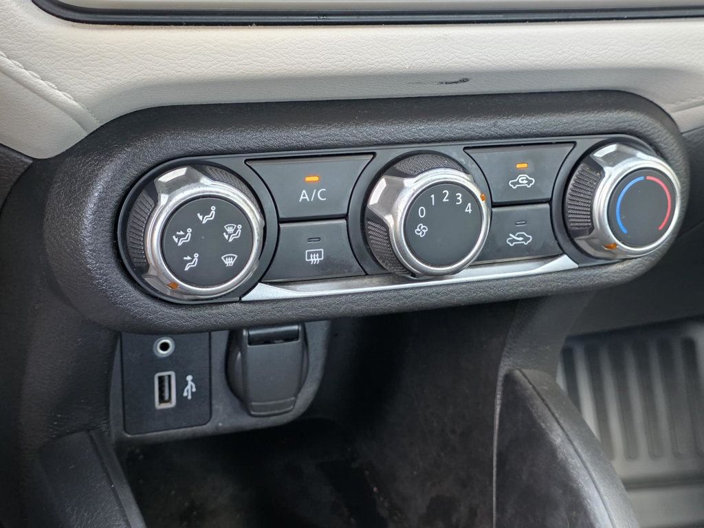 2021 Nissan Versa SV Sedan photo 15