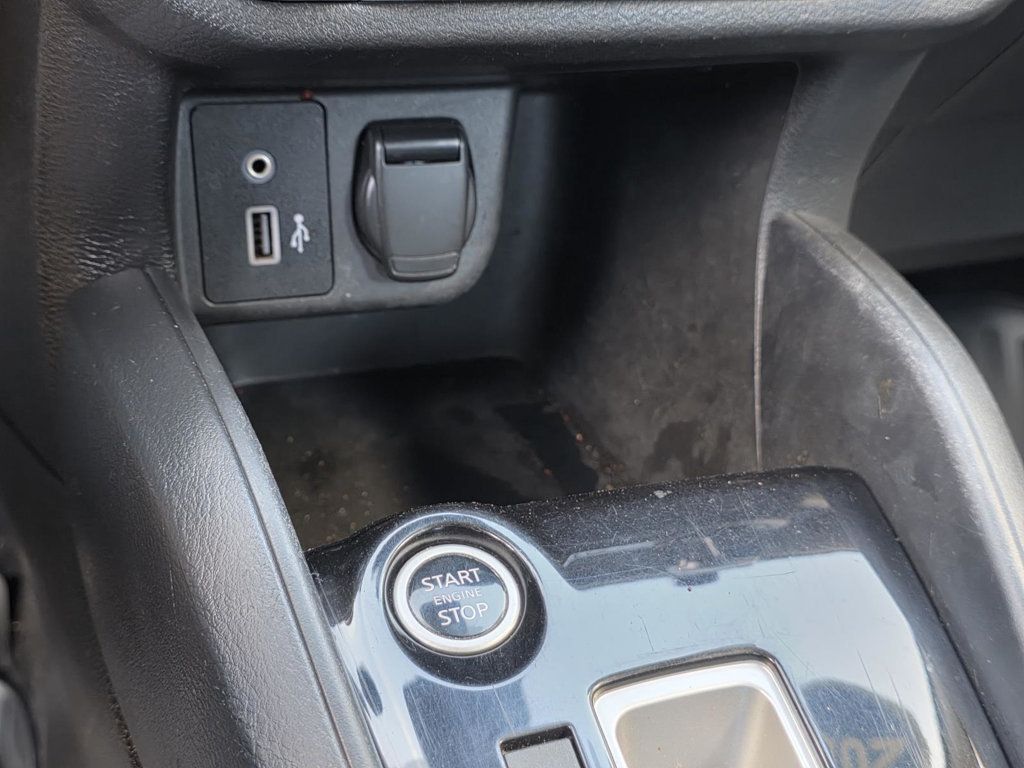 2021 Nissan Versa SV Sedan photo 16