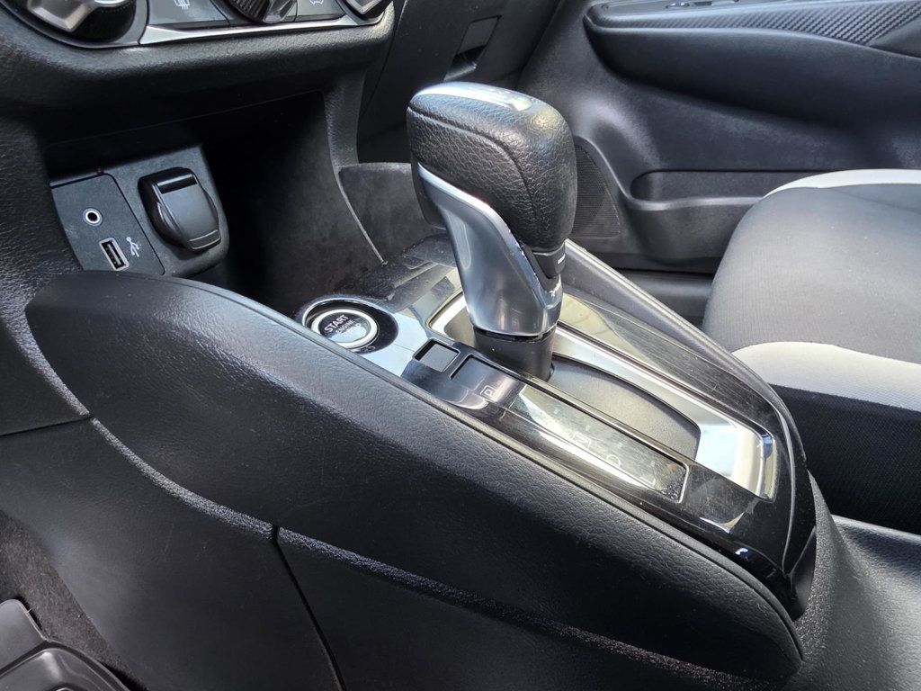 2021 Nissan Versa SV Sedan photo 17