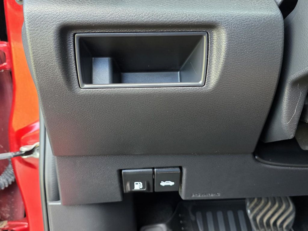2021 Nissan Versa SV Sedan photo 18