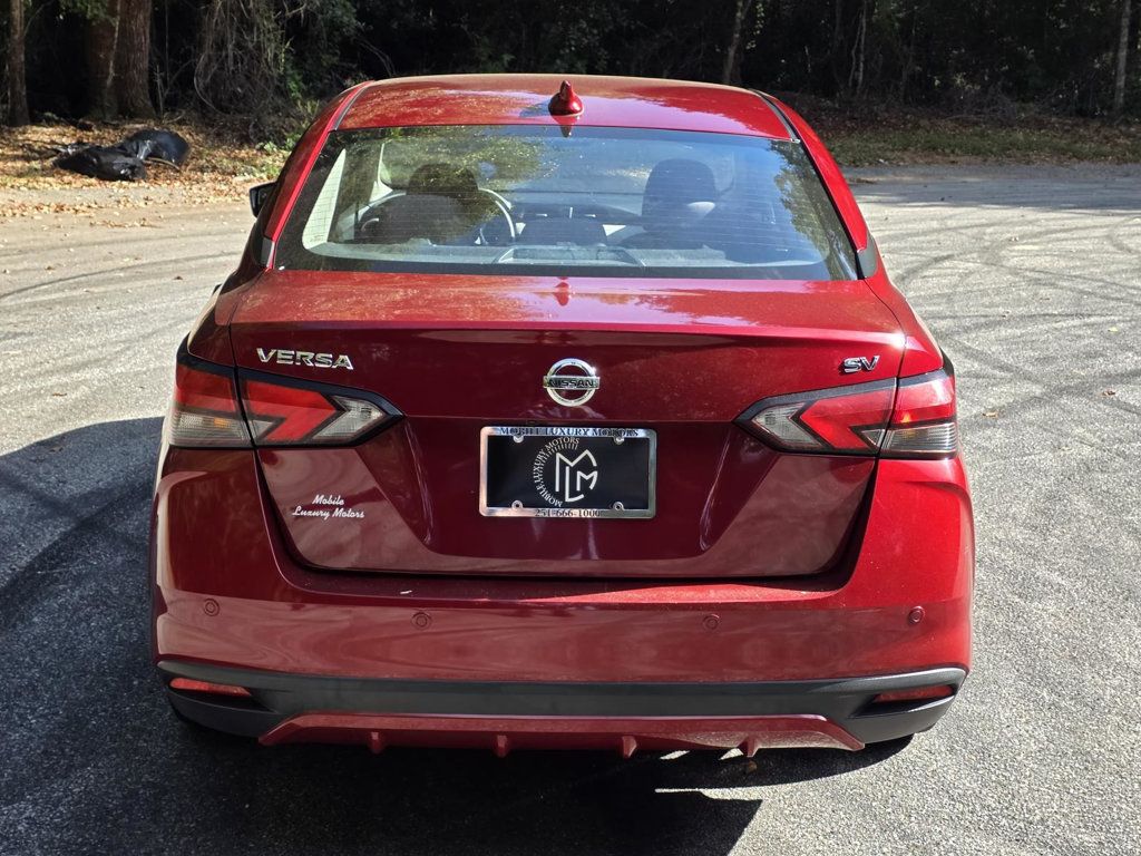 2021 Nissan Versa SV Sedan photo 3