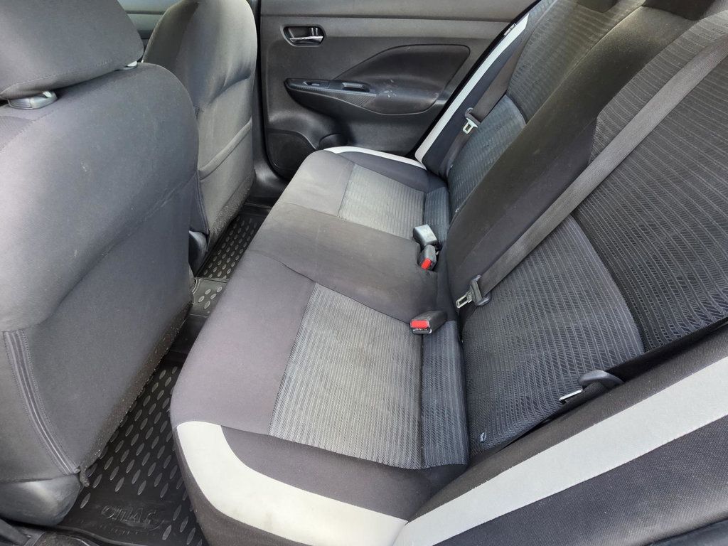 2021 Nissan Versa SV Sedan photo 8