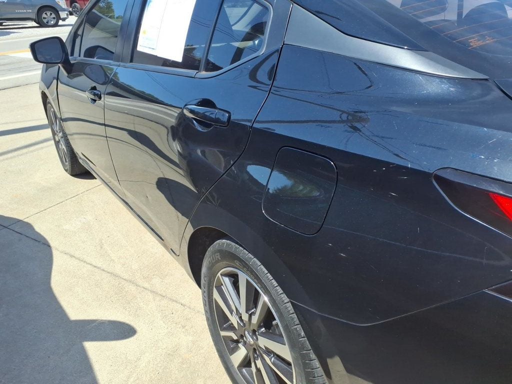 Nissan Versa photo 15