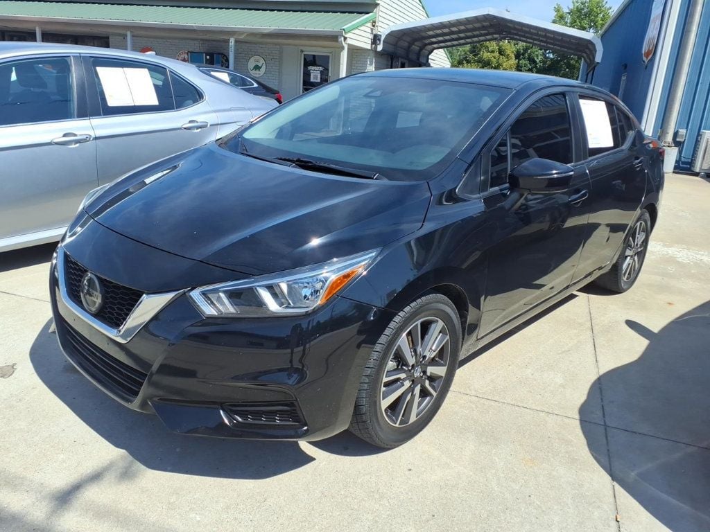 Nissan Versa photo 4